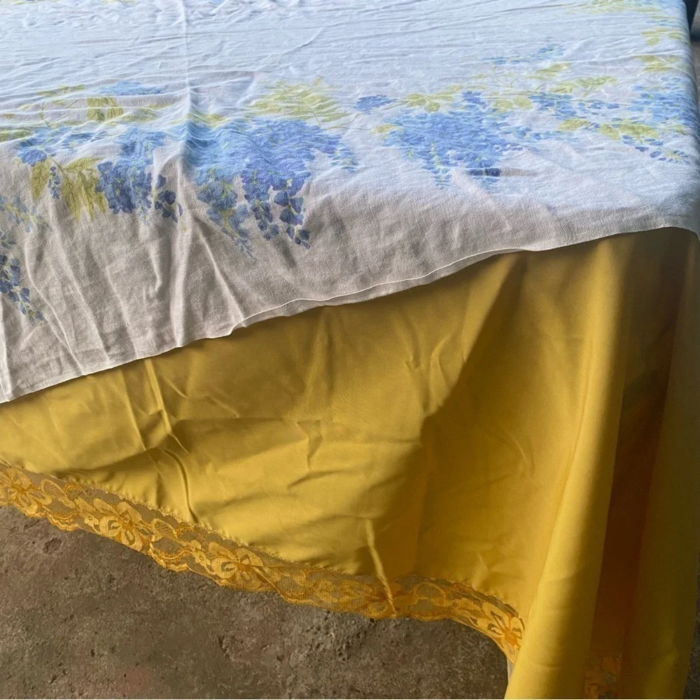 Vintage Mustard Yellow Lace Edge Tablecloth Table Linen